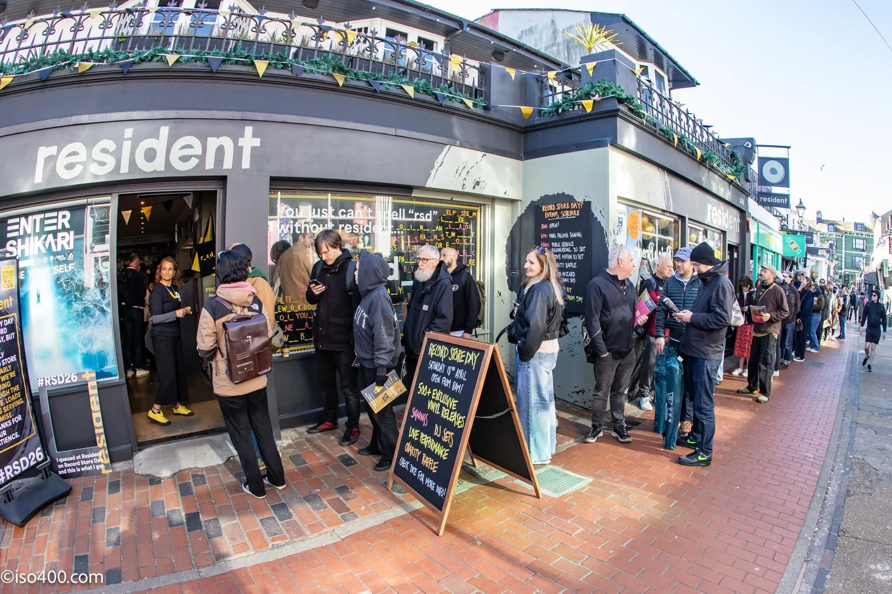 BIGGEST EVER RECORD STORE DAY CELEBRATION BOOSTS UK HIGH STREETS